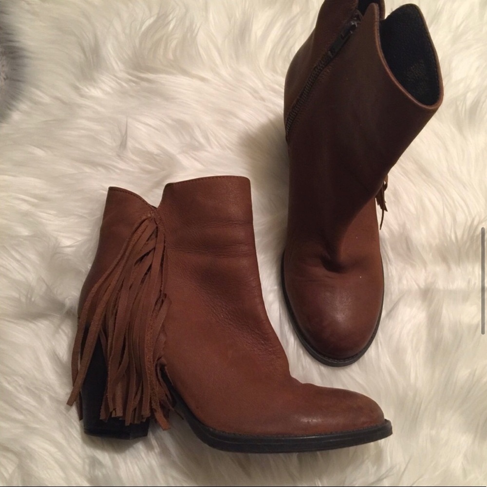 Steve Madden Brown Fringe Bootie Size 10 - image 6